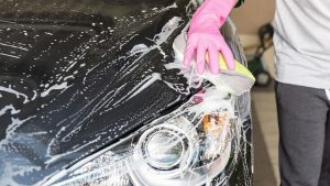Laver sa voiture à la main sans polluer